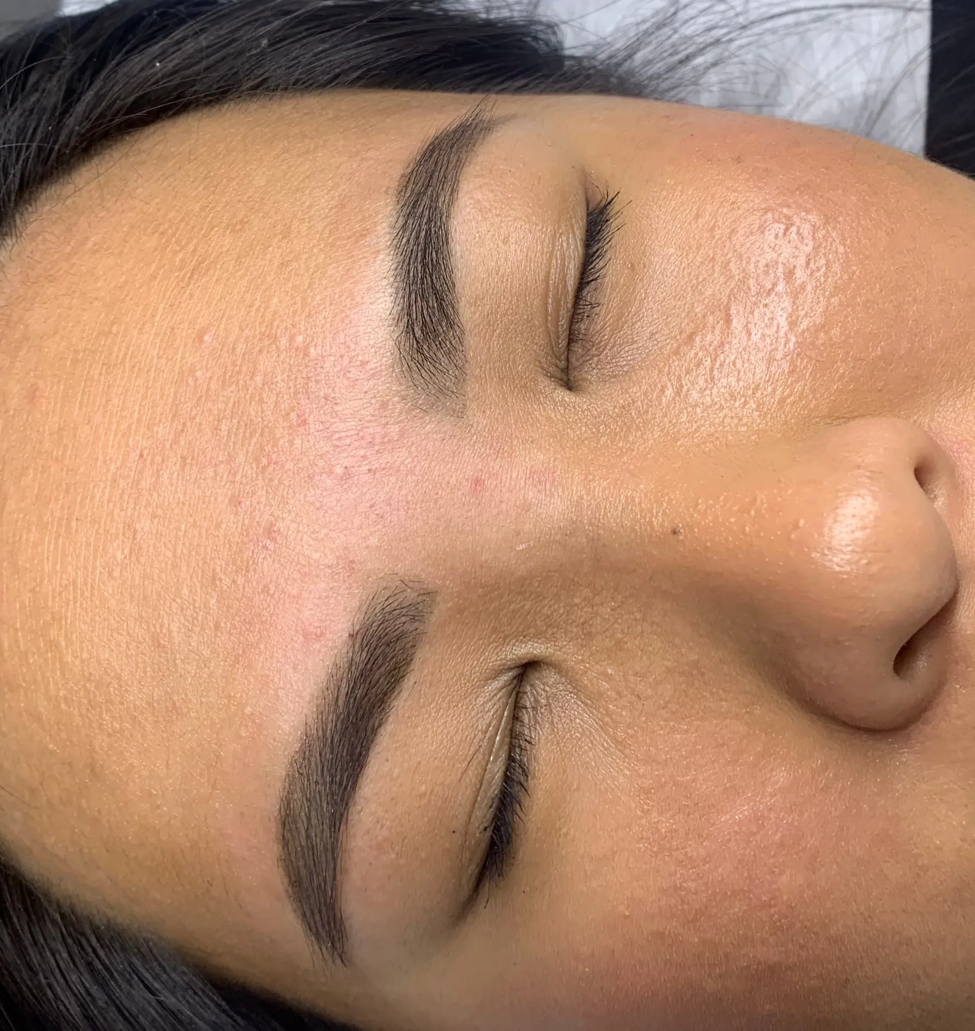 Imagen del servicio Diseño de cejas con henna